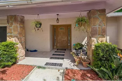 9004 Hogans Bend, Tampa, FL 33647 - Photo 3