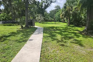 11107 Riverview Dr, Riverview, FL 33578 - Photo 5