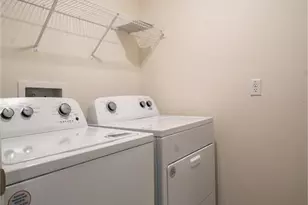 9206 Sapphire Crk Pl, Tampa, FL 33637 - Photo 7