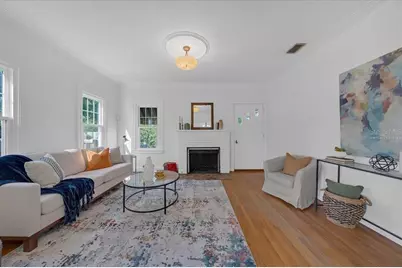 943 Queen Street N, Saint Petersburg, FL 33713 - Photo 9