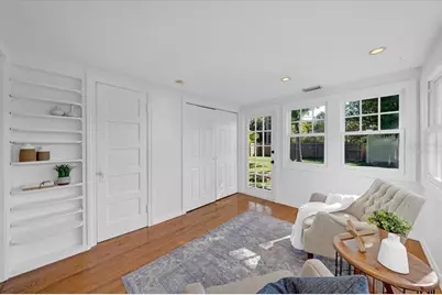 943 Queen Street N, Saint Petersburg, FL 33713 - Photo 23