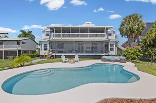 1414 Deirdre Dr, Ruskin, FL 33570 - Photo 3