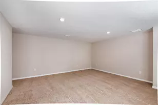 36672 Sagemoor Dr, Zephyrhills, FL 33541 - Photo 11