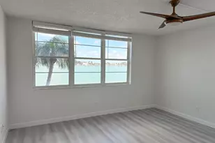 7910 Sun Island Dr S, South Pasadena, FL 33707 - Photo 11