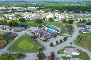 2140 Grand Cypress Dr, Lakeland, FL 33810 - Photo 9