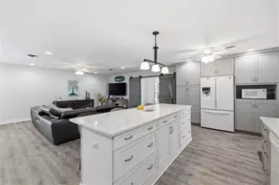 4339 50th Ave S, Saint Petersburg, FL 33711 - Photo 9