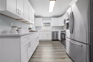 10918 N 29th St, Tampa, FL 33612 - Photo 11