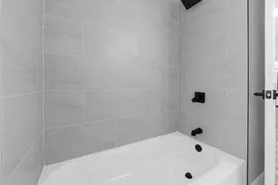 6112 N 23rd St, Tampa, FL 33610 - Photo 17