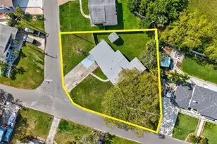 801 67th St S, Saint Petersburg, FL 33707 - Photo 3