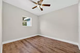 801 67th St S, Saint Petersburg, FL 33707 - Photo 19