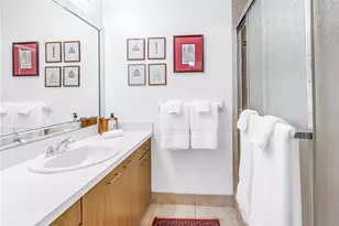 992 San Carlos Ct NE, Saint Petersburg, FL 33702 - Photo 19