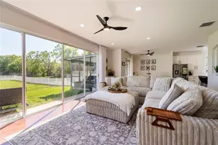 212 Excalibur Ct, Brandon, FL 33511 - Photo 23