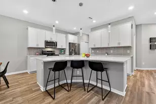 339 Sandbar Ave NE, Saint Petersburg, FL 33716 - Photo 9