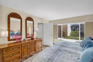 8101 Bardmoor Pl, Seminole, FL 33777 - Photo 17