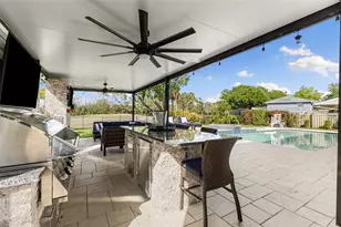 4009 Priory Cir, Tampa, FL 33618 - Photo 59