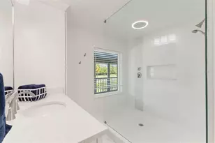 4009 Priory Cir, Tampa, FL 33618 - Photo 47