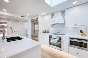 1307 Pelican Creek Crossing, Saint Petersburg, FL 33707 - Photo 17