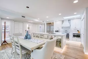 1307 Pelican Creek Crossing, Saint Petersburg, FL 33707 - Photo 25