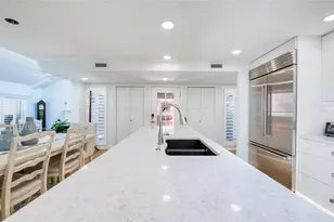 1307 Pelican Creek Crossing, Saint Petersburg, FL 33707 - Photo 19