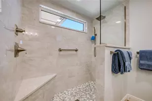 1307 Pelican Creek Crossing, Saint Petersburg, FL 33707 - Photo 43