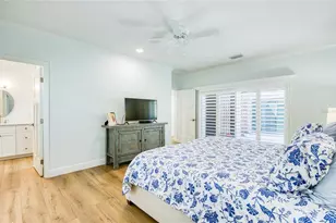 1307 Pelican Creek Crossing, Saint Petersburg, FL 33707 - Photo 45