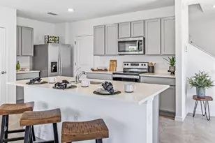 17881 Acorn Drop Rd, Land O Lakes, FL 34638 - Photo 9