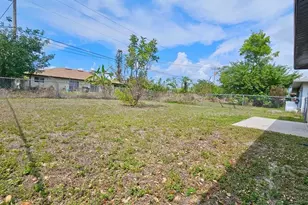 3026 Santa Barbara Blvd, Cape Coral, FL 33914 - Photo 15
