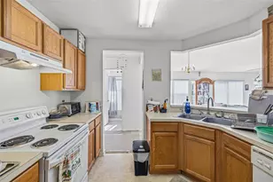 12422 Tree Pointe Ct, Riverview, FL 33578 - Photo 9