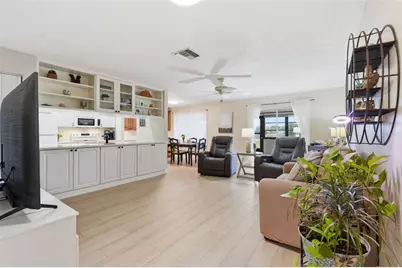 1304 13th Circle SE #110, Largo, FL 33771 - Photo 5