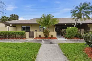 1304 13th Cir SE, Largo, FL 33771 - Photo 1