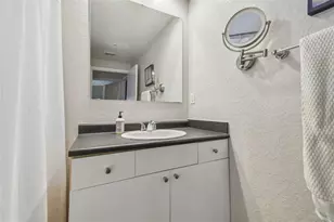 2440 W Horatio St, Tampa, FL 33609 - Photo 17