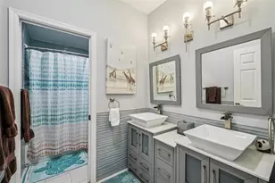 750 Sand Pine Dr NE, Saint Petersburg, FL 33703 - Photo 27