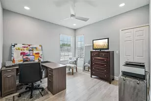 750 Sand Pine Dr NE, Saint Petersburg, FL 33703 - Photo 35