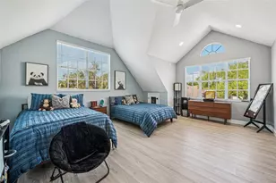 750 Sand Pine Dr NE, Saint Petersburg, FL 33703 - Photo 29