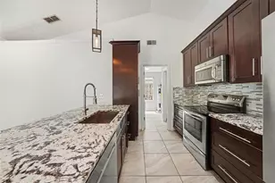 6202 Boone Dr, Tampa, FL 33625 - Photo 3