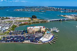 601 American Legion Dr, Saint Petersburg, FL 33708 - Photo 15