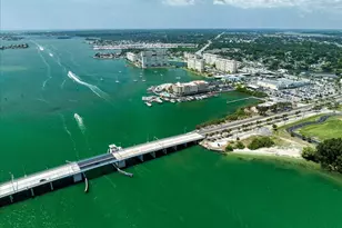 601 American Legion Dr, Saint Petersburg, FL 33708 - Photo 9