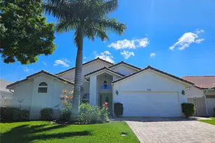 750 White Sand Dr NE, Saint Petersburg, FL 33703 - Photo 1