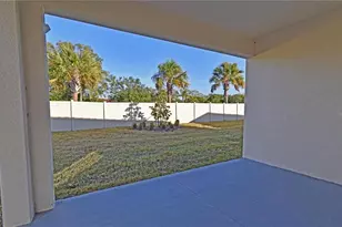 17304 Banded Gold Ln, Wimauma, FL 33598 - Photo 9