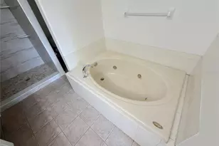 6901 Surrey Hill Pl, Apollo Beach, FL 33572 - Photo 11