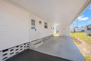 7271 Mt Arlington Dr NE, Saint Petersburg, FL 33702 - Photo 23
