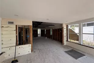 3945 Sunrise Dr S, Saint Petersburg, FL 33705 - Photo 9