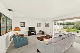 14901 Sovereign Dr, Largo, FL 33774 - Photo 17