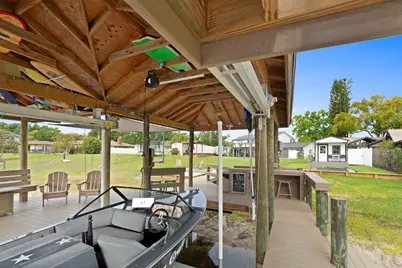 10525 Homestead Drive, Tampa, FL 33618 - Photo 45