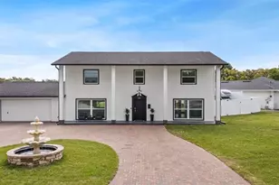 10525 Homestead Dr, Tampa, FL 33618 - Photo 1