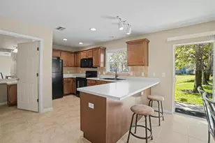 2907 Bear Oak Dr, Valrico, FL 33594 - Photo 7