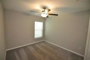 1458 Tahitian Sunrise Dr, Plant City, FL 33565 - Photo 9