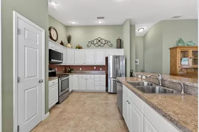 2584 Buttonwood Run, The Villages, FL 32162 - Photo 9