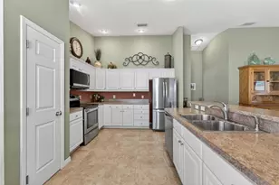 2584 Buttonwood Run, The Villages, FL 32162 - Photo 9