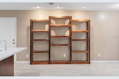 5080 Oaklawn Lane, Saint Petersburg, FL 33708 - Photo 5